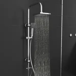 EISL Set de duș „EASY ENERGY”, crom - Acest set de duș EASY ENERGY, de la EISL, vă va transforma spațiul de duș într-o mică zonă de wellness! Setul de duș este realizat din material metali...