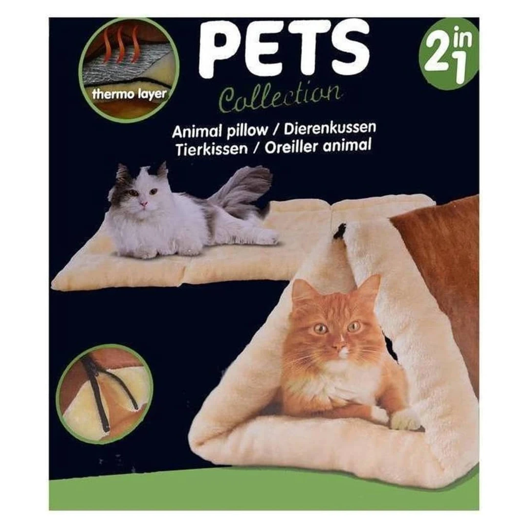 441916 Pets Collection 2-in-1 Cat Cushion and Tunnel 90x60 cm - This brown and creme 2-in-1 cat cushion and tunnel from Pets Collection is the coolest option for your pet to have fun! The small pet cushion with the...