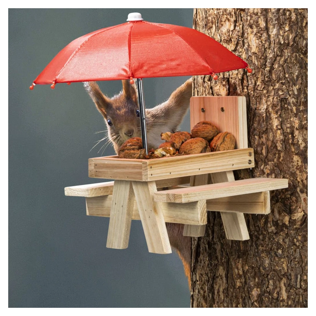 HI Hrănitor pentru veverițe cu umbrelă, bej - Dacă ați observat o veveriță în grădina dvs., acest hrănitor pentru veverițe cu umbrelă, de la HI, este cu siguranță un must-have pentru dvs. Design d...