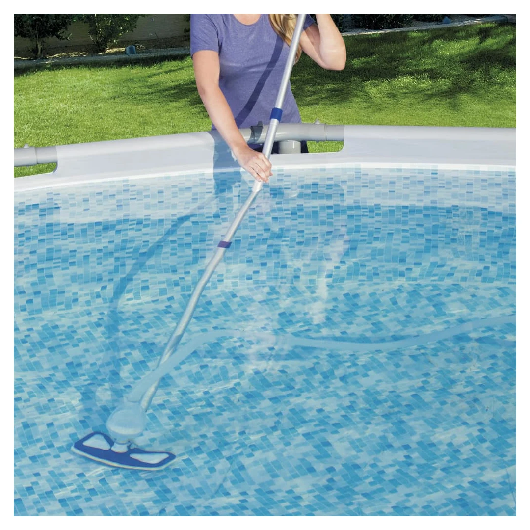 Bestway Kit de curățare a piscinei Flowclear AquaClean - Setul de curățare pentru piscine AquaClean de la Bestway oferă proprietarilor de piscine alternativa perfectă pentru curățarea manuală a murdăriei din...
