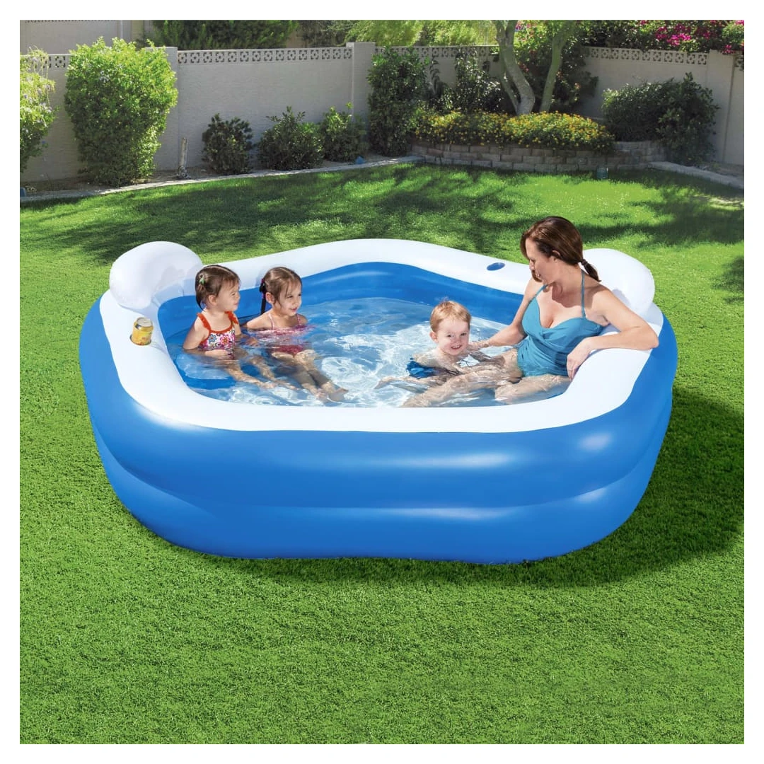 Bestway Piscină Family Fun, 213x206x69 cm - Această piscină Family Fun, de la Bestway, este perfectă pentru familia dvs., pentru relaxare și joacă în timpul verii fierbinți! Această piscină de d...