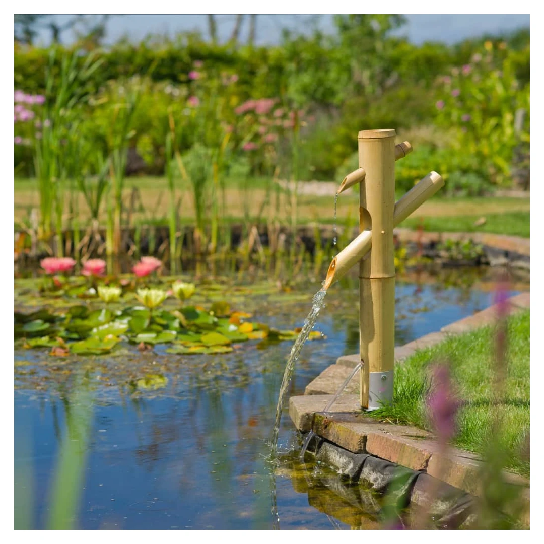 Ubbink Tambur de apă din bambus II 70 cm - Acest tambur de apă din bambus, de la Ubbink, poate fi instalat pe marginea iazului și, de asemenea, în partea de sus a cursului de apă. Ramă din lemn...