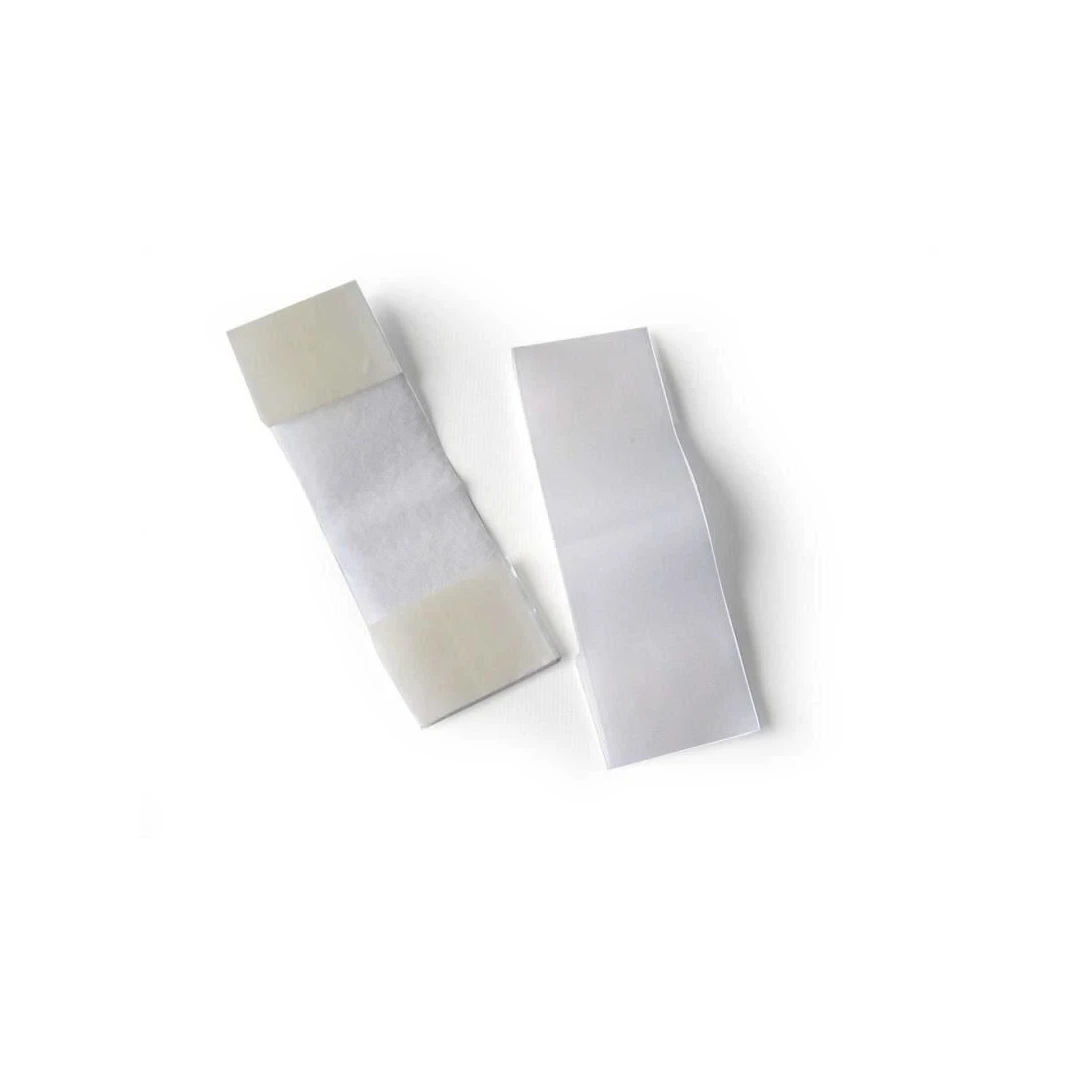 Banda de securizare universala REER 5190.0 - Banda de securizare adeziva. Usor de aplicat si adaptat la orice suprafata.- Potrivita pentru dulapuri, sertare, bai, toalete, frigidere- Impiedica copiii sa acceseze locuri nepermise- Simplu de lipit cu adezivul din dotare- Confectionat din material textil alb, foarte rezistent, securizare cu arici- Lungime 16 cm- Pachetul contine 2 bucati