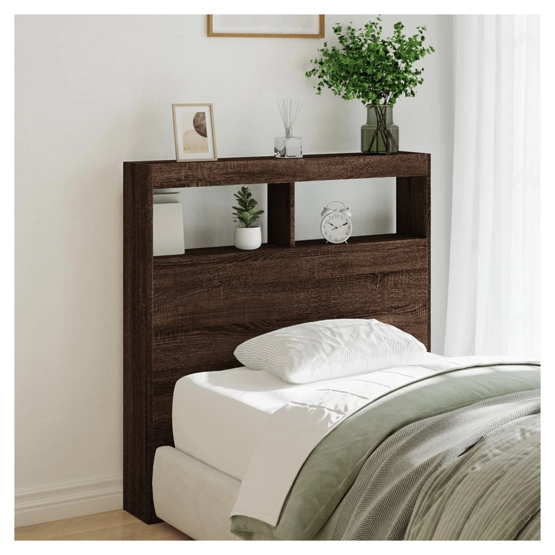 Tăblie de pat cu dulap și LED, stejar maro, 100x17x102 cm - Această tăblie de pat cu dulap și LED, cu un design elegant, oferă cadrul patului dumneavoastră o notă modernă uimitoare și este perfect potrivit în o...