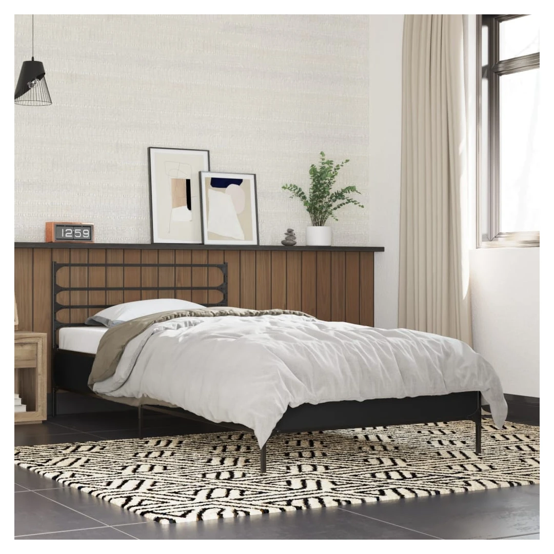 Cadru de pat, negru, 90x200 cm, lemn prelucrat și metal - Obține un somn mai odihnitor cu acest cadru de pat! Va fi o completare binevenită în orice dormitor. Material durabil: Lemnul prelucrat este de o cali...