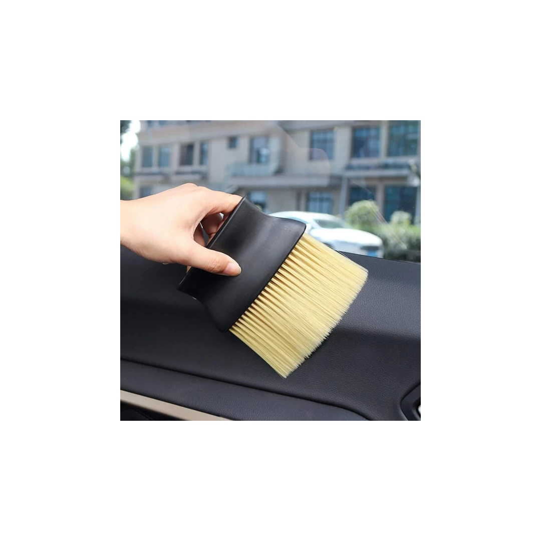 Perie cu maner ergonomic si fire din nylon SoftTouch pentru curatarea murdariei si a prafului din interiorul masinii, 13 x 11 cm - 