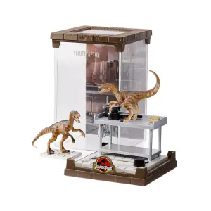Figurina de colectie Jurassic Park IdeallStore®, Lab Velociraptors, 18 cm, suport sticla inclus - 