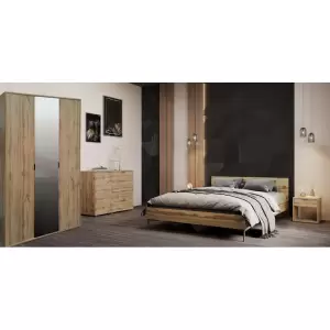 Dormitor Chloe - Bucura-te de mobilier dormitor din pal 16mm, pat 185 x 204 x 70cm, dulap 150 x 52 x 193cm, culoare stejar. Acum profita de plata in rate si livrare rapida.