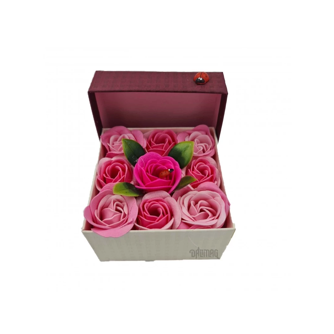 Aranjament floral 9 trandafiri sapun in cutie, roz, rosu - 