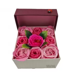 Aranjament floral 9 trandafiri sapun in cutie, roz, rosu - 
