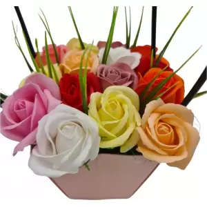 Aranjament floral deosebit 15 trandafiri cutie roz, flori de sapun - 