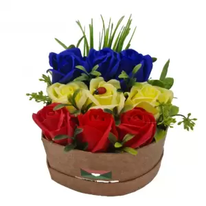 Aranjament floral 9 trandafiri cutie , flori de sapun, tricolor - 