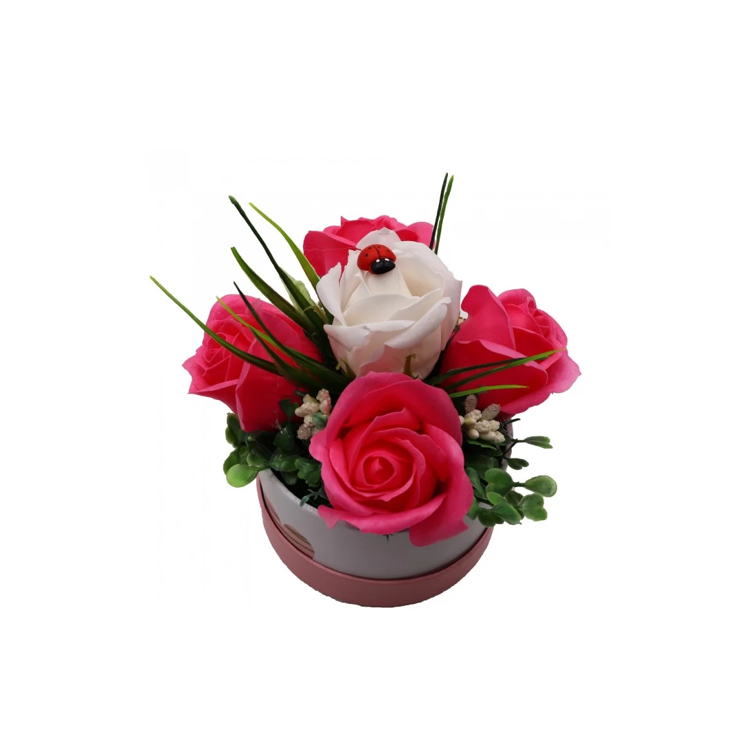 Aranjament Floral, Cutie Trandafiri,  4 Trandafiri Roz din Sapun si unul Alb - 