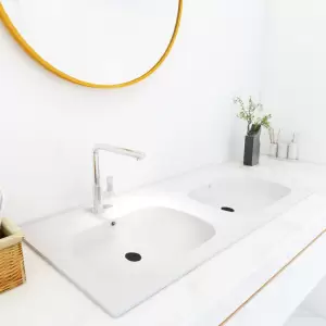 Chiuvetă dublă încorporată, alb, 1205x460x145 mm ,SMC - Această chiuvetă dublă încorporată aduce un plus perfect pentru baia, toaleta sau budoarul dvs. Chiuveta de toaletă servește drept vas pentru utilizar...