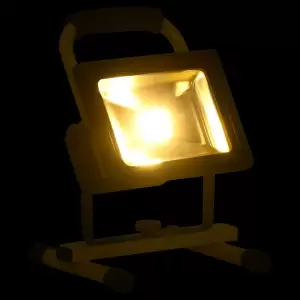 Reflector cu LED reîncărcabil cu mâner, 30 W, alb cald - Proiectorul cu LED reîncărcabil este lumina de lucru ideală pentru orice loc unde se dorește o iluminare puternică. Este potrivit pentru pasionații de...