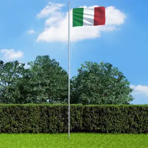 Steag Italia, 90 x 150 cm - Acest steag al Italiei colorat va fi punctul de atracție în grădina dvs sau la evenimente sportive, fiind perfect pentru a vă demonstra spiritul patri...
