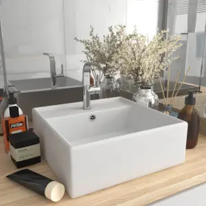 Chiuvetă lux cu preaplin, alb mat, 41x41 cm, ceramică, pătrat - Acestă chiuvetă de formă pătrară, realizată din ceramică premium, este o completare elegantă pentru orice baie, spălător sau toaletă. Suprafața sa mat...