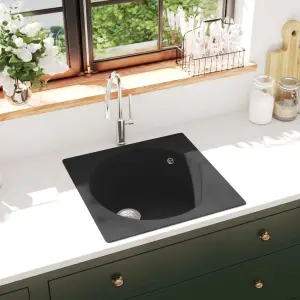 Chiuvetă de bucătărie cu orificiu de preaplin, negru, granit - Această chiuvetă de bucătărie din granit va fi un element de decor mereu la modă în bucătăria dvs. Are o singură cuvă foarte adâncă și un design elega...