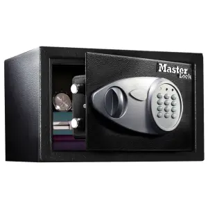 Master Lock Seif cu o combinație digitală medie, X055ML - Acest seif cu o combinație digitală medie, X055ML de la Master Lock, va fi ideal pentru securizarea obiectelor personale precum bani, bijuterii, camer...
