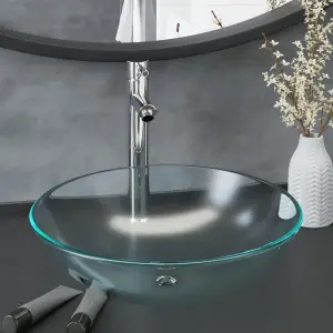 Chiuvetă baie cu robinet și scurgere tip push, sticlă mătuită - Această chiuvetă de baie circulară, cu robinet și ventil scurgere tip push, este proiectată pentru a fi plasată pe blat și a atrage privirile prin sti...