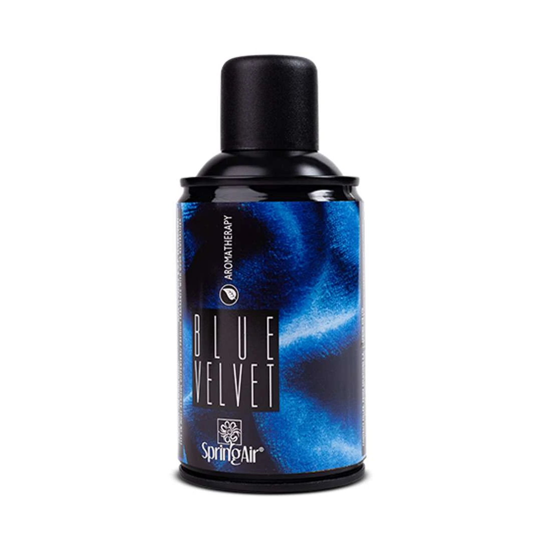 Rezerva odorizant camera BLUE VELVET, 250 ml - <p><strong>BLUE VELVET - O combinatie senzuala de extracte naturale de iasomie, trandafir si lavanda cu note joase de vanilie, lemn de santal, cedru si cu o atingere de gardenie.</strong></p>
<p><strong>Parfum ambiental din gama AROMATHERAPY, ideal pentru orice tip de activitate, un parfum unic ce face ca activitatea noastra sa devina mult mai placuta.</strong></p>